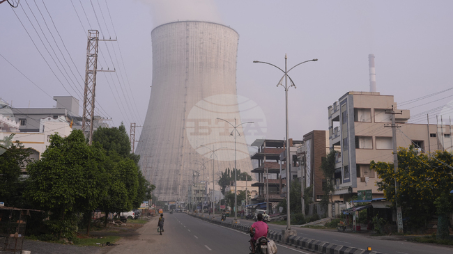 Индия ограничава газовите доставки за индустрията, за да осигури домакинствата и транспорта 