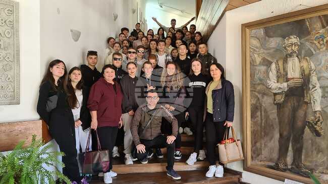 Ученици от молдовското село Валя Пержей посетиха туристически обекти в България