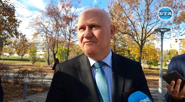 Предлагаме увеличението на учителските заплати да е 130% от средната работна заплата, заяви министър Галин Цоков в Бургас