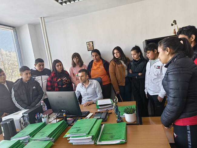 Окръжен съд – Добрич: Ученици от СУ „Никола Вапцаров“ - с. Карапелит посетиха Районния съд в Добрич в Деня на отворените врати