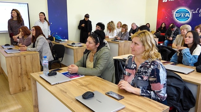 Служебният министър на електронното управление Валентин Мундров откри шестия курс от обучителната програма „Жените в технологиите“