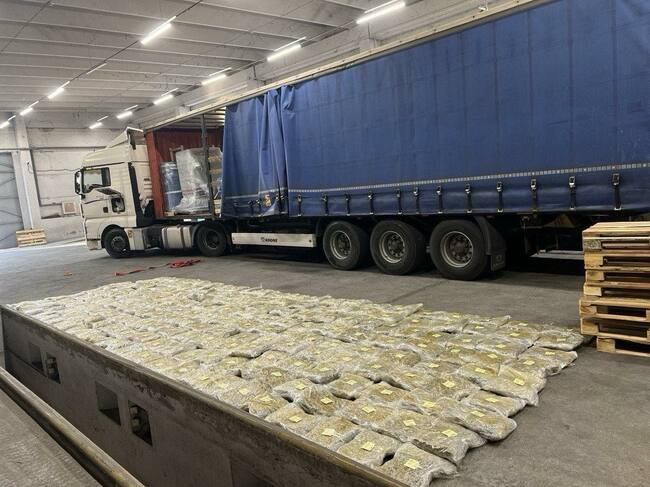 Joint Operation of Customs Agency, General Directorate for Combating Organized Crime Finds 233 Kg Marijuana