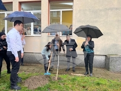 Снимка: Европейска комисия  - Мария Габриел постави началото на инициативата „Засаждане на 3 милиарда дървета до 2030 г.“ в България