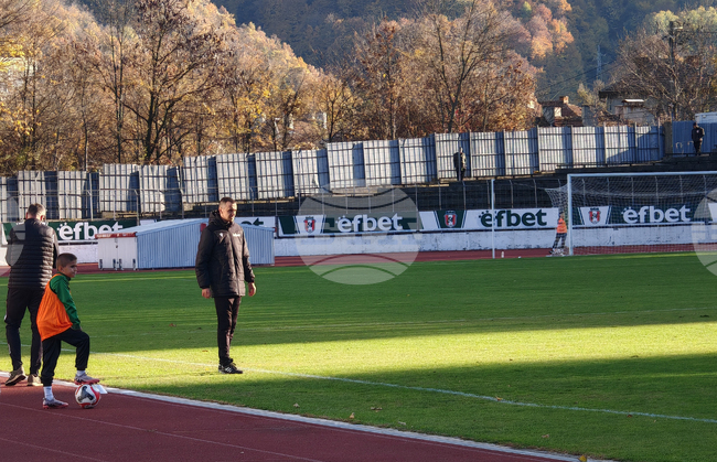 Четирима футболисти ще липсват в състава на Янтра (Габрово) за утрешното домакинство на Монтана в 33-ия кръг на Втора лига