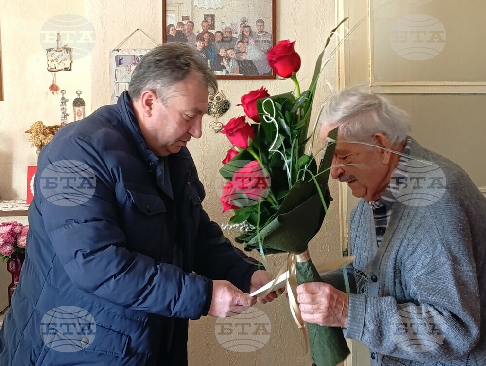 Община Шумен: Почетният гражданин на Шумен Нико Майеров отбеляза 95 години