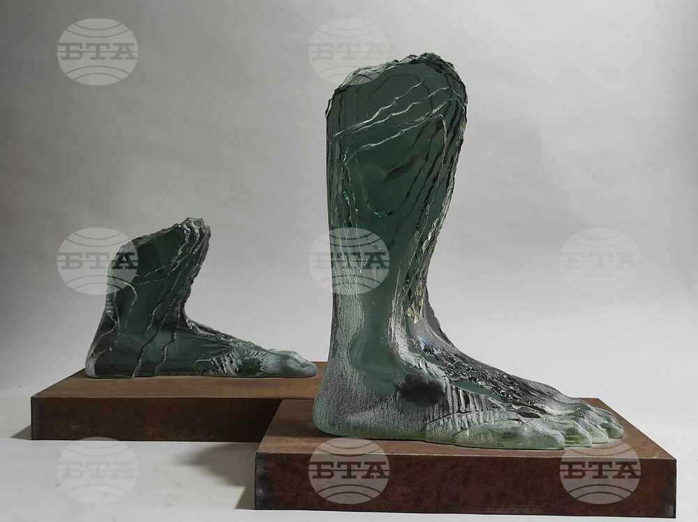 Sculptures by Hary Arabyan Go on Display at Nuance Art Gallery on Jan. 21
