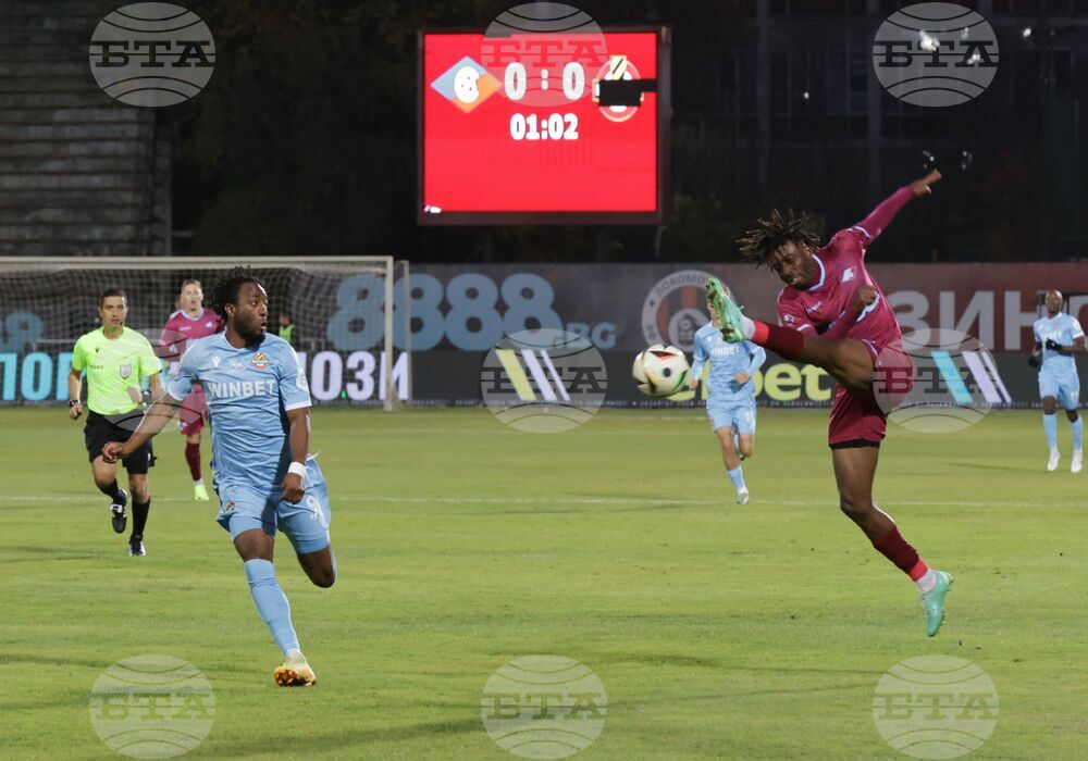 Септември нанесе трета поредна загуба на Левски в първенството