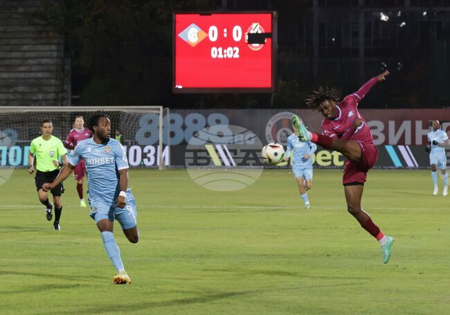 Септември нанесе трета поредна загуба на Левски в първенството