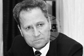 Петър Кожухаров - журналист