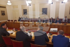 Парламент - "Nexo" - комисия