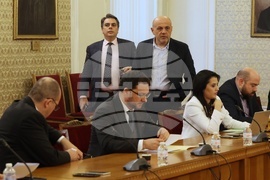 Парламент - "Nexo" - комисия