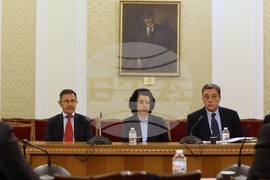 Парламент - "Nexo" - комисия