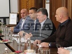 Снимка: Община Банско - Кметовете на община Банско Иван Кадев и на швейцарската община Вал-де-Бан Кристоф Маре подписаха меморандум за сътрудничество на двете общини