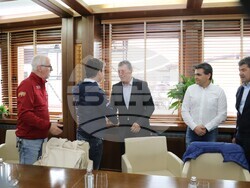 Снимка: Община Банско - Кметовете на община Банско Иван Кадев и на швейцарската община Вал-де-Бан Кристоф Маре подписаха меморандум за сътрудничество на двете общини