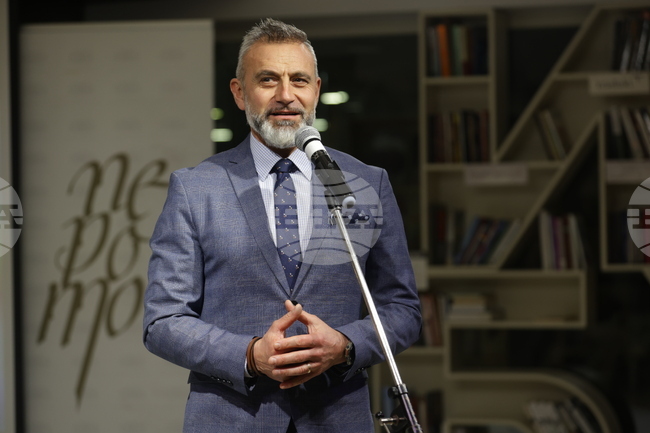 Факт е, напуснал съм Министерството на културата, каза Калин Вельов пред БТА