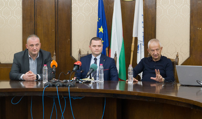 Община Русе: Български инвеститори са готови да сертифицират и развиват Летище Русе