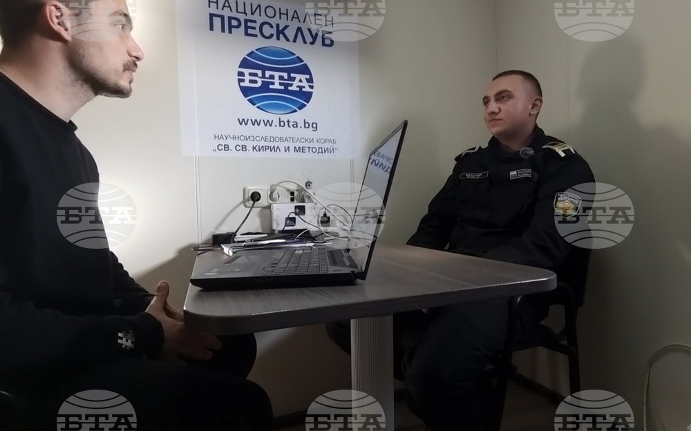 Ден 25 - тема на деня - Димитър Манолов, старшина I степен: Това е първото ми плаване, преживяването е уникално
