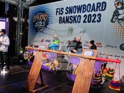 Снимка: Министерство на младежта и спорта -  Весела Лечева участва в откриването на Световната купа по сноуборд в Банско