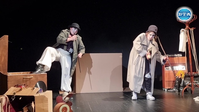 "Минало не/свършено" е премиерният куклен спектакъл за възрастни на театъра в Плевен