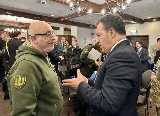 АТА: Албанският министър на отбраната Нико Пелеши обяви, че страната му подготвя още един значителен пакет помощи за Украйна