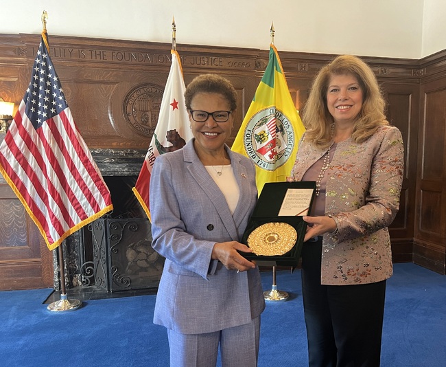 Вицепрезидентът Илияна Йотова се срещна с кмета на Лос Анджелис Карън Бас