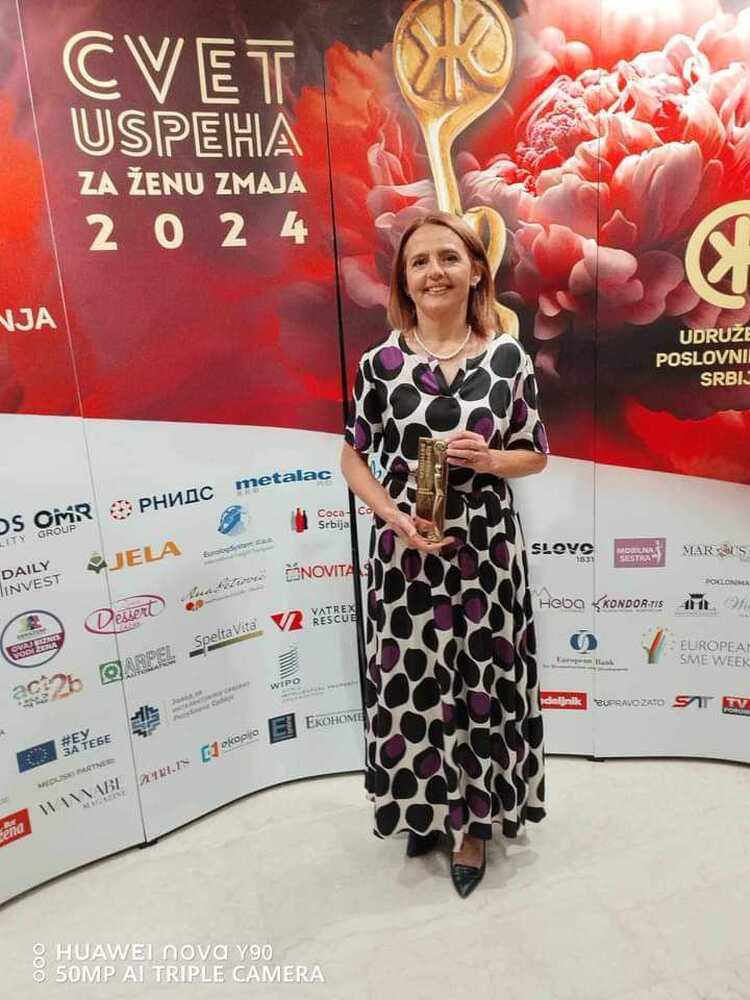 Наградата за успешна бизнес дама получи Невенка Костадинова от Босилеград