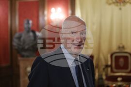 „С какво допринасят принудително разселените лица към приемащата ги страна?“ - форум - Симеон Сакскобургготски