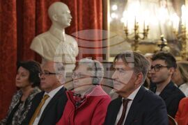 „С какво допринасят принудително разселените лица към приемащата ги страна?“ - форум