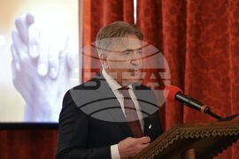 „С какво допринасят принудително разселените лица към приемащата ги страна?“ - форум - Петко Николов