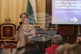„С какво допринасят принудително разселените лица към приемащата ги страна?“ - форум - Гергана Паси