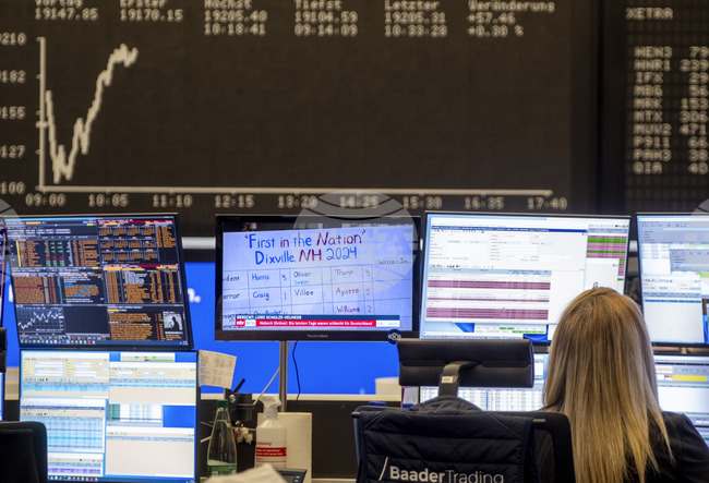 Индексите на европейски фондови пазари се движат смесено в ранната търговия