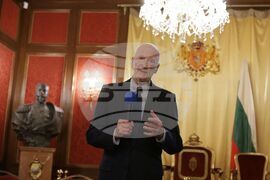 „С какво допринасят принудително разселените лица към приемащата ги страна?“ - форум - Симеон Сакскобургготски