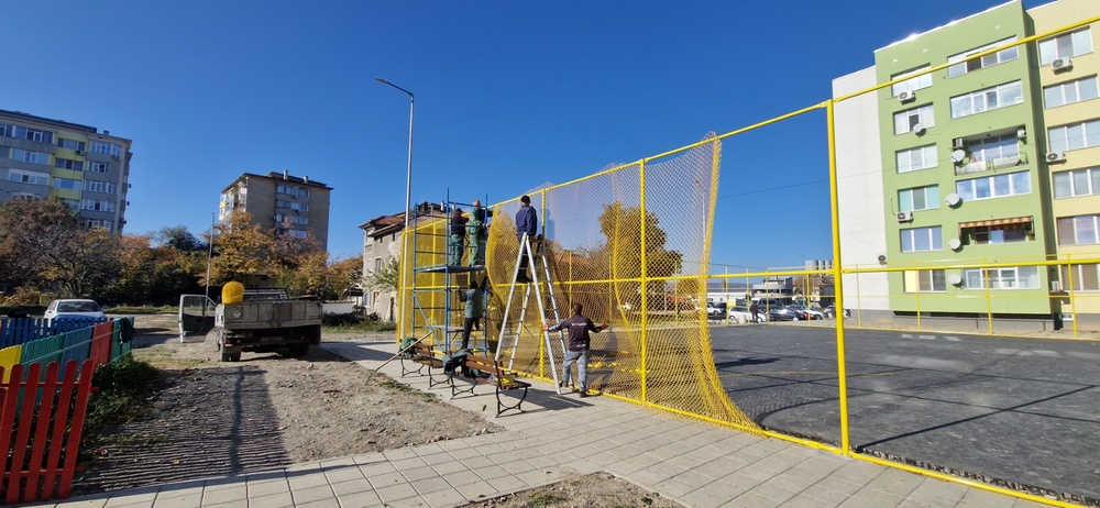 Изграждат нови спортни игрища и площадка в Търговище
