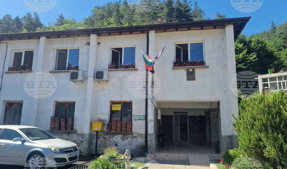 Проблемът с течащата пяна от чешми в село Елховец е отстранен