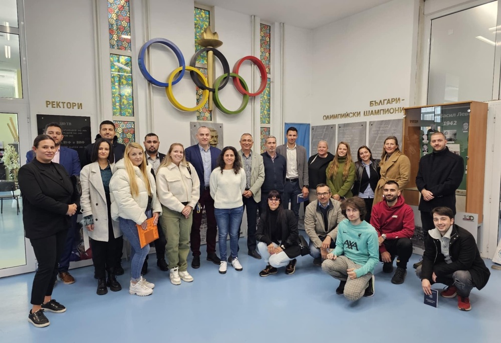 Най-добрият български сноубордист Радослав Янков положи с отличие държавния си изпит в магистърска програма "Спортен мениджмънт" на НСА