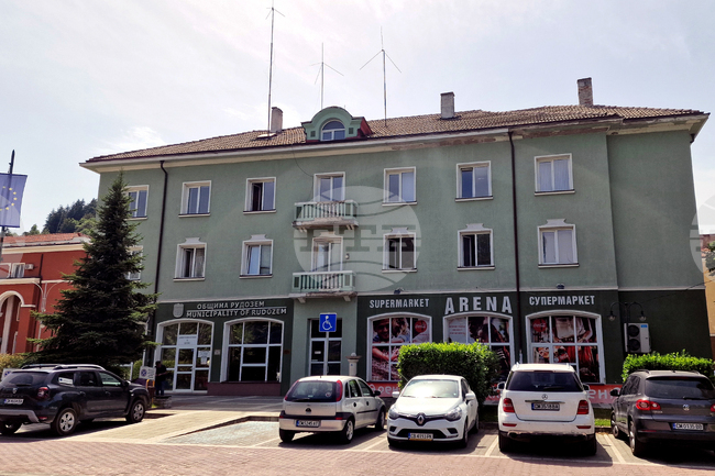 Общинският съвет в Рудозем ще гласува на извънредно заседание трудовите възнаграждения на кметовете от региона 