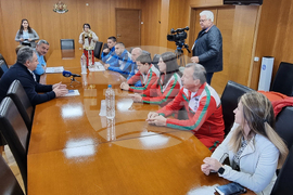 Шумен - състезатели по борба и карате - кмет - награди