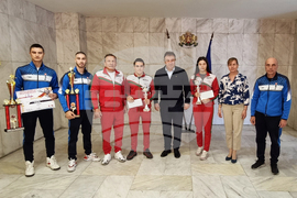 Шумен - състезатели по борба и карате - кмет - награди