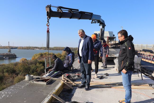 Областна администрация Русе: Близо 78 000 камиона са преминали през ГКПП „Дунав мост“ при Русе през октомври тази година 