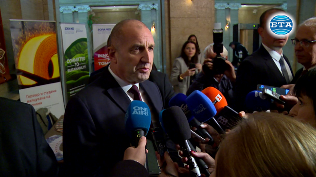 Ако аз назначавах служебното правителство за тези избори, нямаше да бъдем свидетели на подобна държавна немощ, заяви Румен Радев