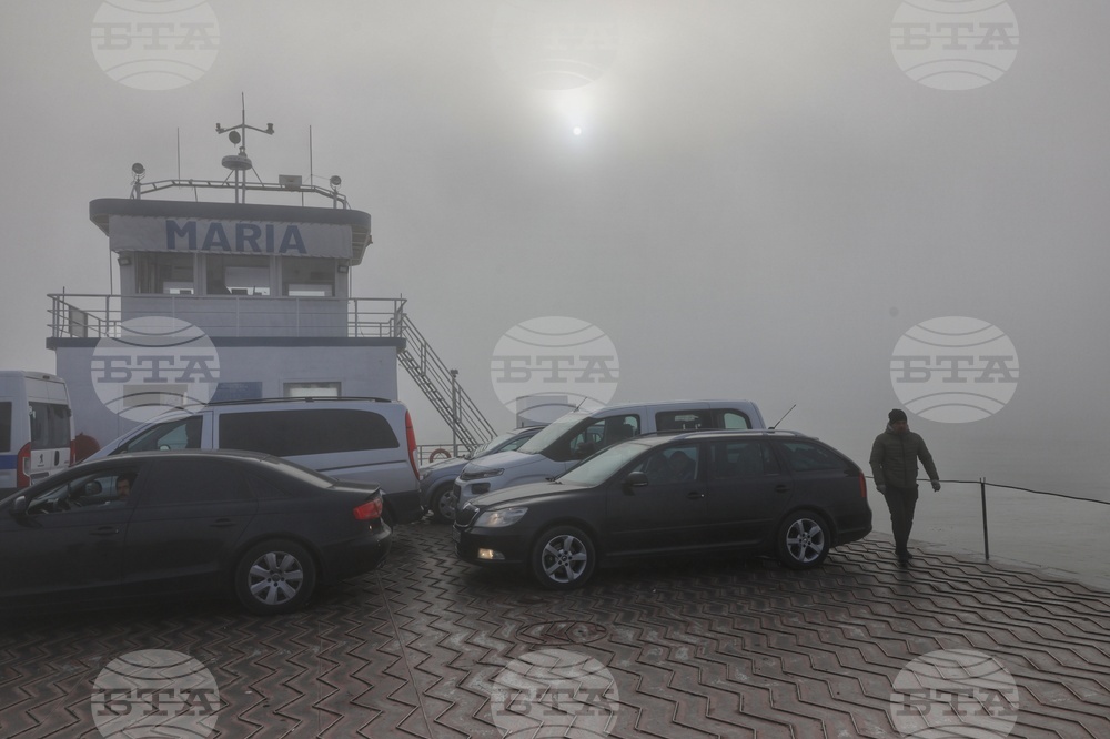 Заради силен вятър фериботът между Оряхово и Бекет временно преустанови работа, съобщиха от "Гранична полиция“