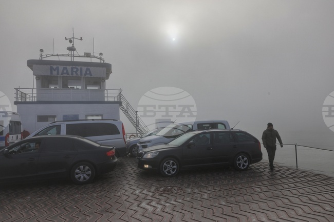 Заради силен вятър фериботът между Оряхово и Бекет временно преустанови работа, съобщиха от "Гранична полиция“