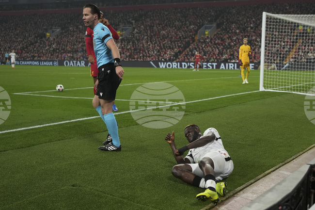 Нападателят на Леверкузен Бонифейс ще се възстановява от контузия по-дълго от очакваното