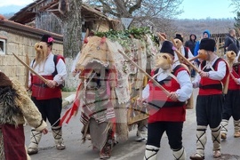 Село Кошов - Джамал - маскарадна игра