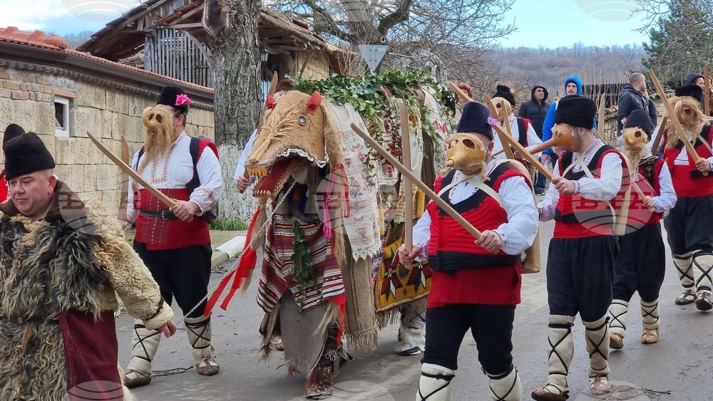 Село Кошов - Джамал - маскарадна игра