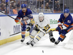 Penguins Islanders Hockey