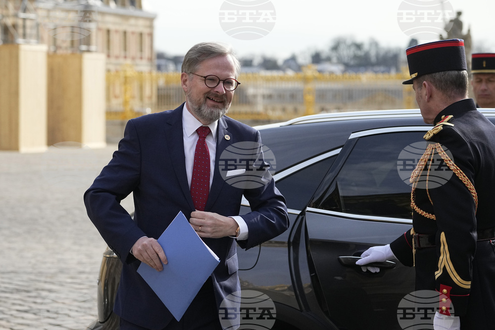 Премиерите на Чехия, Полша и Словения ще посетят днес Киев