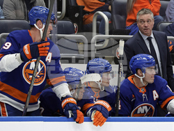 Penguins Islanders Hockey
