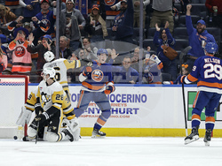 Penguins Islanders Hockey