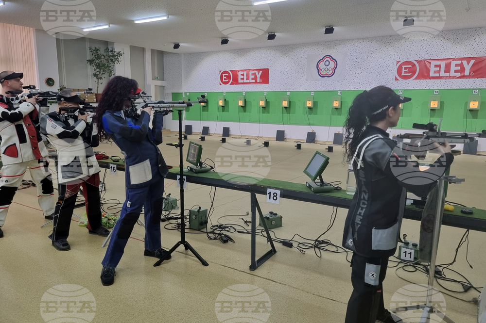 Таня и Антон Ризови спечелиха златото в микса на пушка на Държавното първенство по спортна стрелба